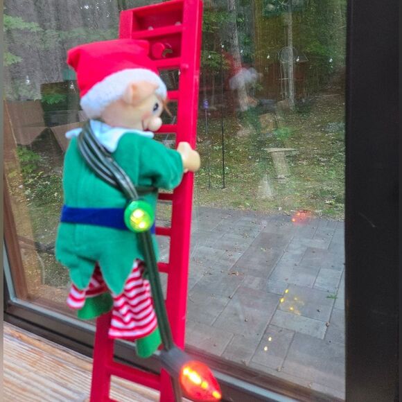 Mr. CHRISTMAS Super Climbing Elf HTF rare  climbs up and down with music lights! - Picture 9 of 13